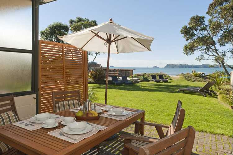 Beachfront-Resort-Beachfront-Unit-Patio-HR