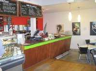 click here for more information Umu Cafe :: click here for more information