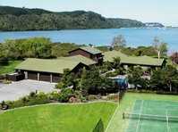 click here for more information Peninsula Waterfront Retreat :: click here for more information