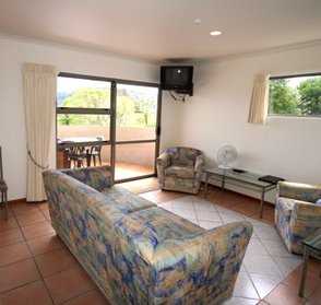 2 bedroom lounge