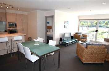 2 Bedroom Lounge