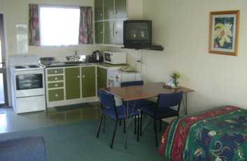 peninsula motel 1 b/r unit