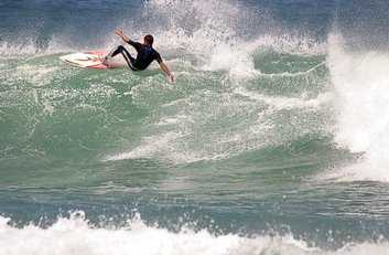 Onemana surf, Whangamata
